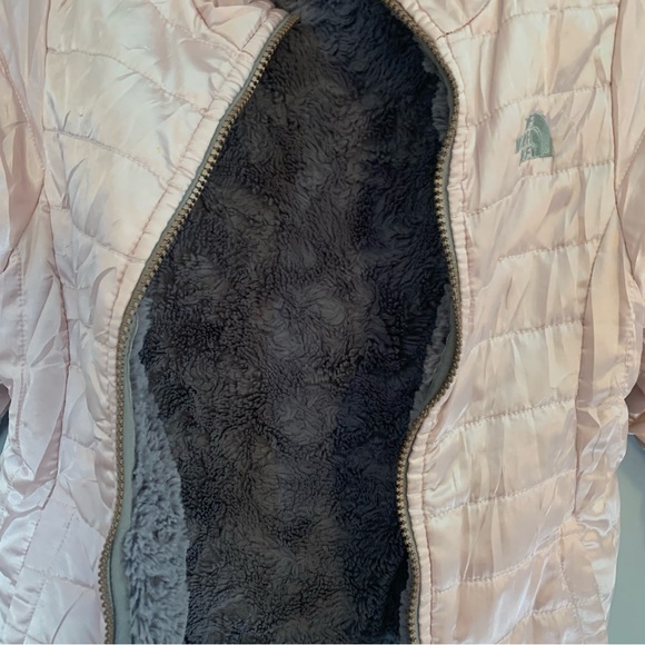 Girls The North Face Pink Jacket - Picture 4 of 4